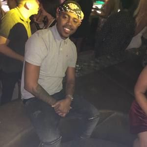 Meet your Posher, Derrick